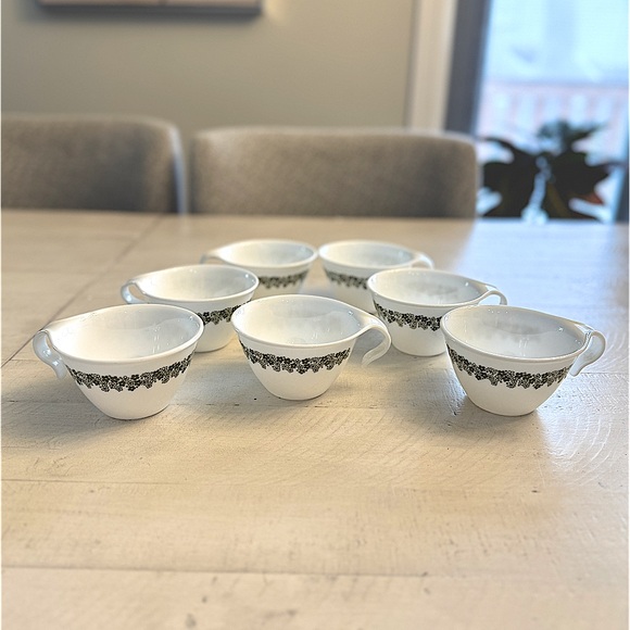 7 Corelle Spring Blossom Green Daisy Coffee Cups - Picture 2 of 5